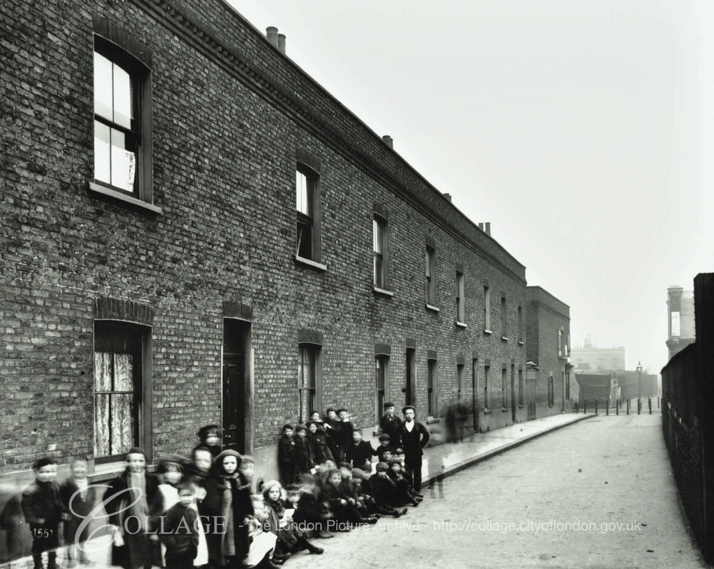 RAILWAY AVENUE, c1903,looking towards Adam Street now  Brunel Road.  X.png