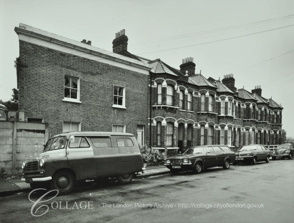 Oakley Place 1979.   X.png