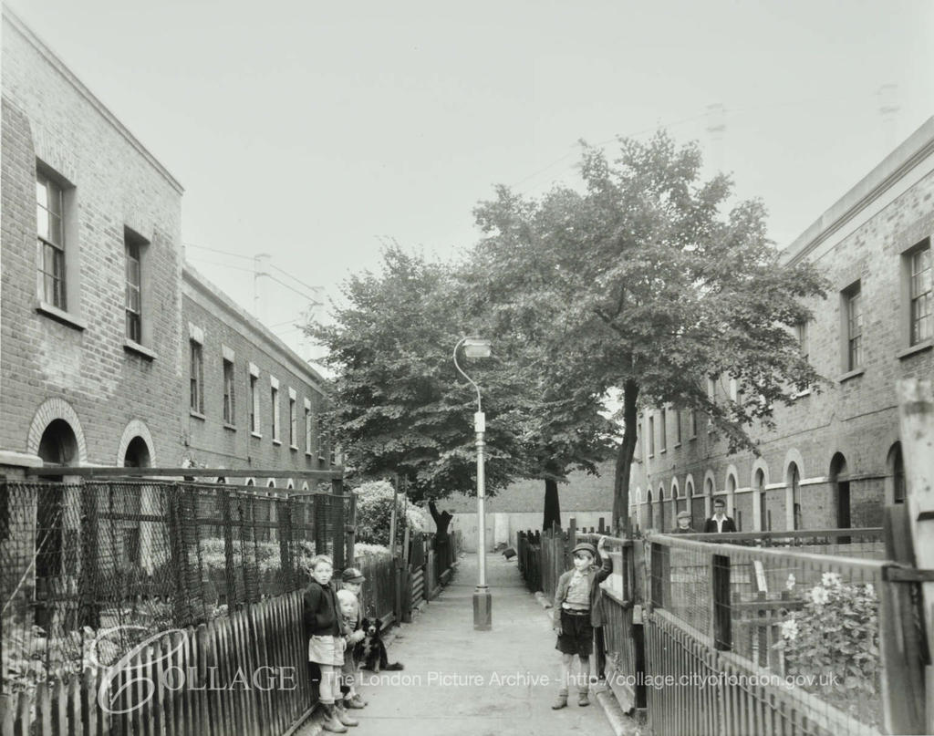 Hyndman Place,Old Kent Road, 1957.   X.png