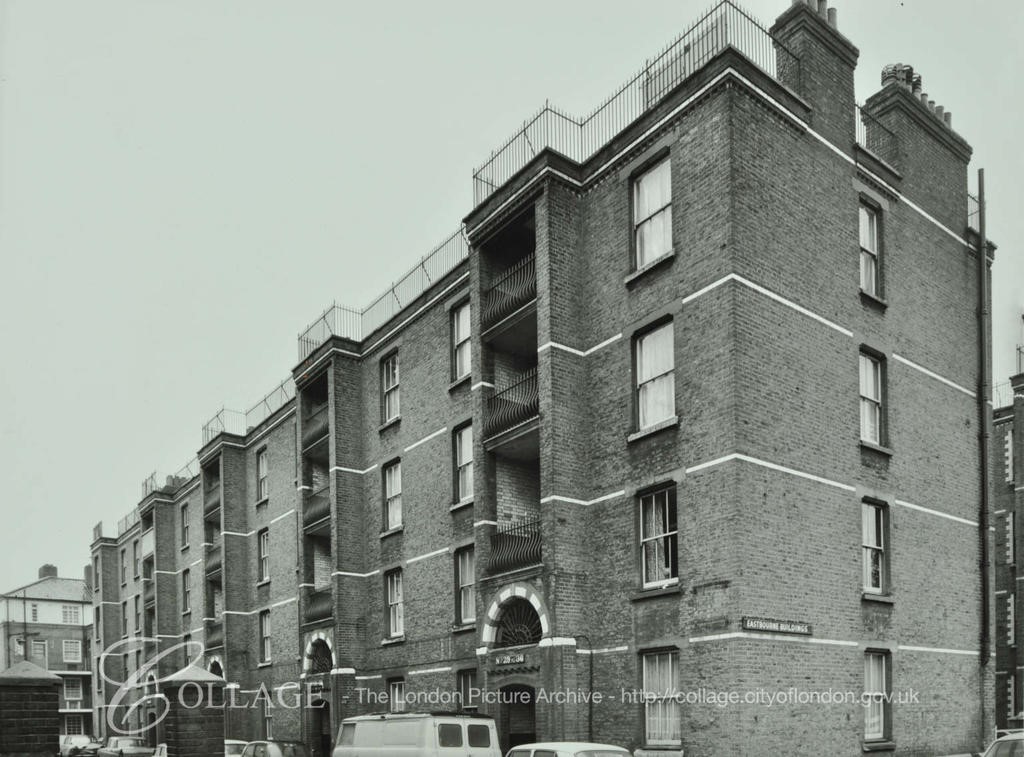 Creasy Street  1972, Eastbourne Buildings, Looking towards Swan Mead.   X.jpg