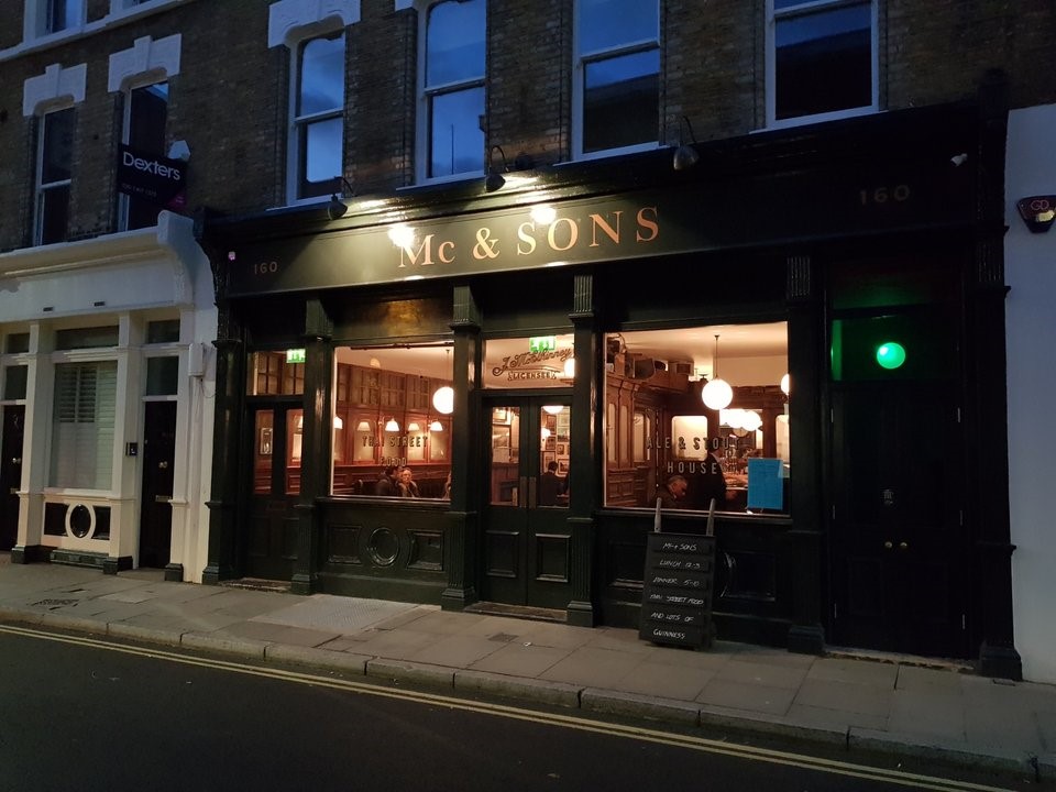 Union Street SE1, Mc & Sons Irish pub..jpg