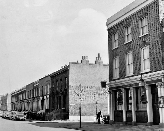 Drummond Road, The Prince Alfred, Fenner Road left of pub.   X.png