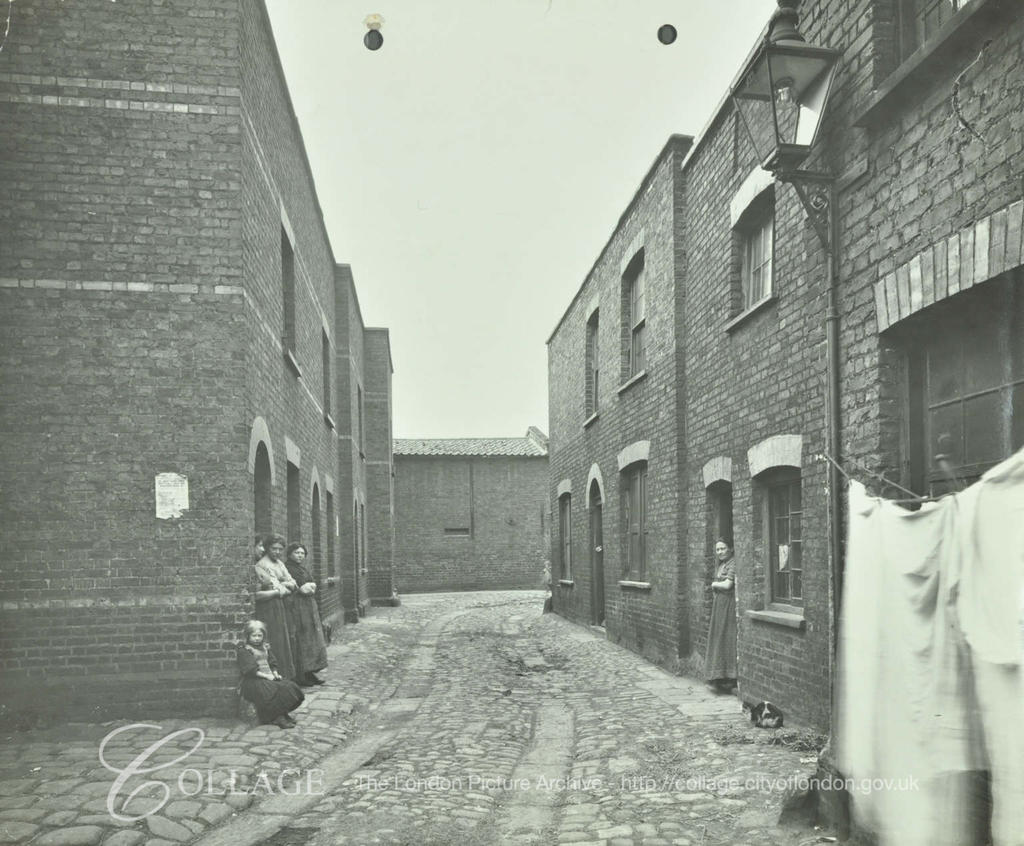 Southall Place, Tabard Estate, 1913, looking towards Long Lane.  X.png