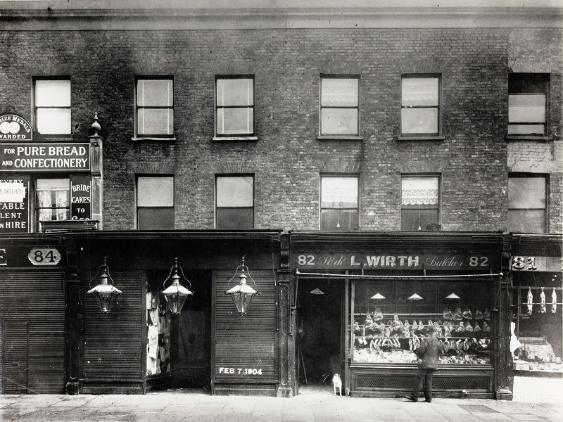 London Road,Elephant & Castle c1904.   X.png