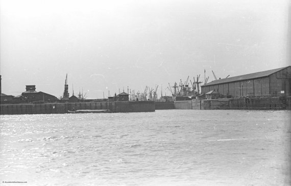 Greenland Dock eentrance from river.jpg