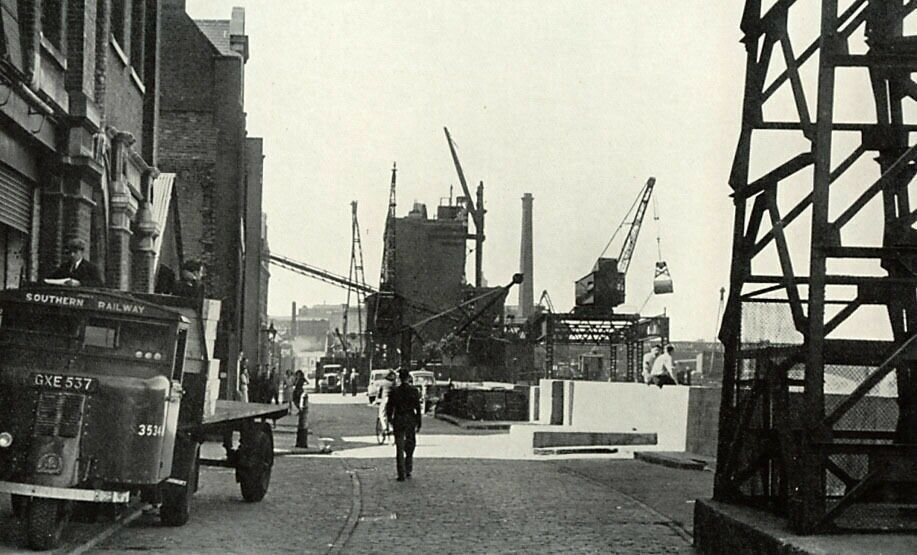 Bankside, Southwark, South London, 1949..png