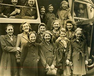 Larcom street, Children smilling as they left for days trip to Brighton August 1946. X.png
