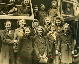 Larcom street, Children smilling as they left for days trip to Brighton August 1946.  X.png