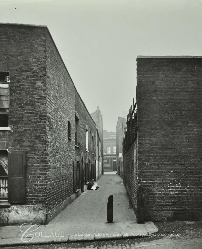 Leathermarket Street, Board's Buildings, 1913.   X.png