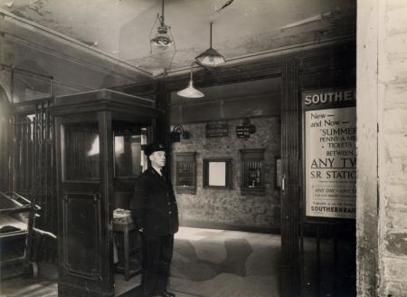 Surrey Docks Booking Hall (now Surrey Quays) Underground station, 1934.   X.png