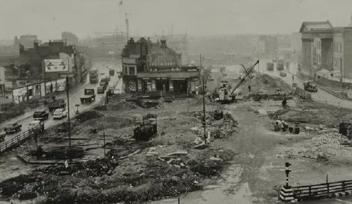 Elephant & Castle Junction 1961.Metropolitan Tabernacle Baptist Church, Newington Butts (Right),.png