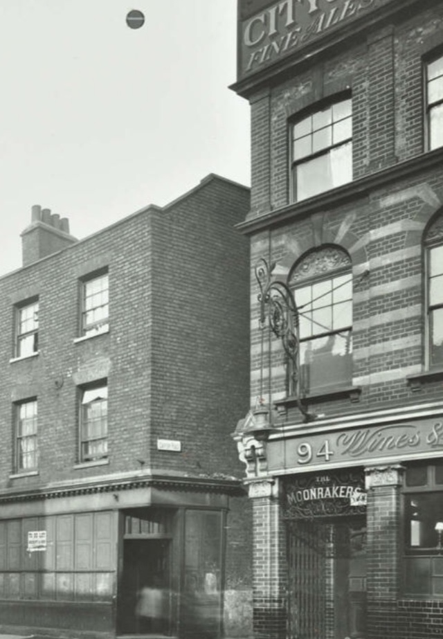 Great Suffolk Street,Moonrakers pub. Caffery Place left.  X.png