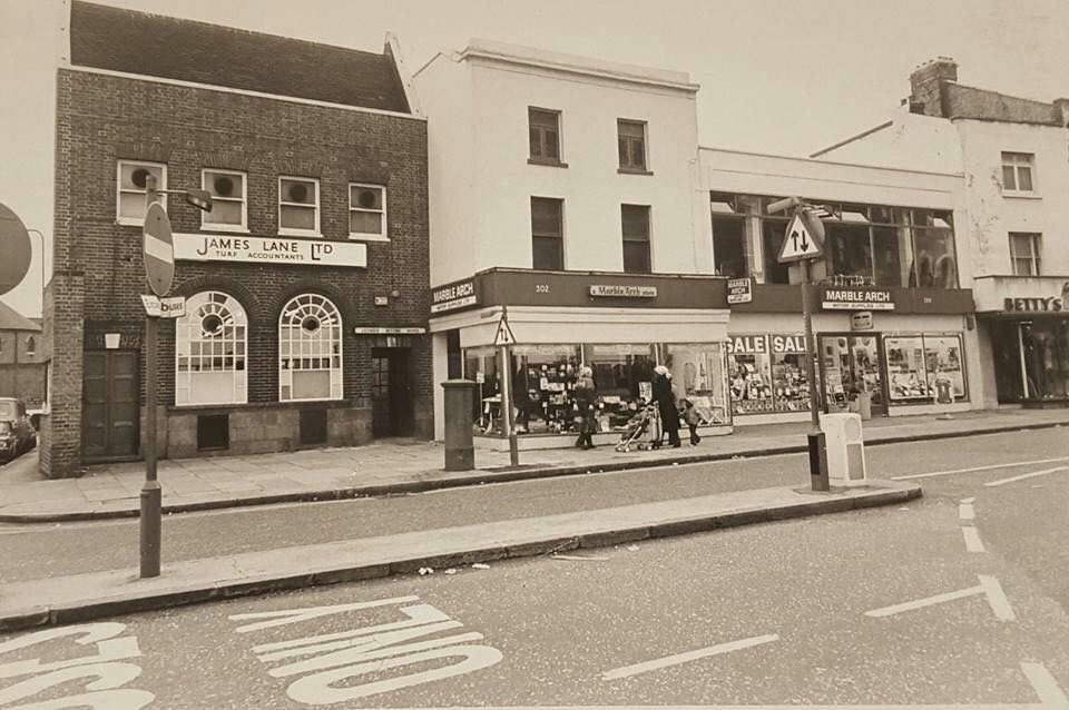 Camberwell Road in 1979.   X.png