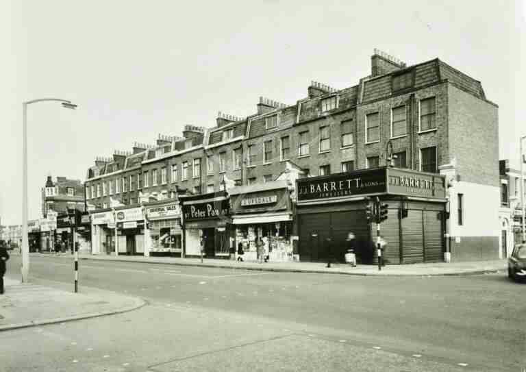 Camberwell Road, No.75-91, by Albany Road (right) 1968.  X.png