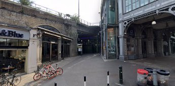 Borough Market,Rochester Walk 2019, looking from Stoney Street.  X.png
