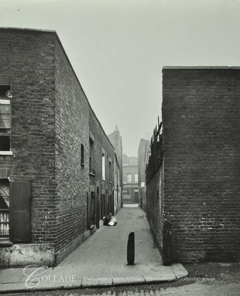 Tabard Street, Board's Buildings c1913, ran between Tabard Street &  Amicable Row.  X.png