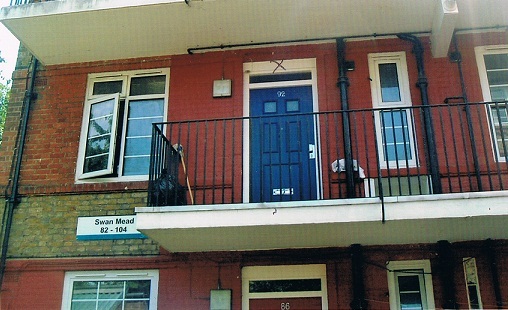 Nan,Stan & Mary's home at 92 Swan Mead..jpg