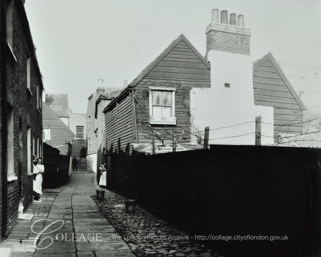 St Paul's Lane, looking towards Rotherhithe Street c1911, now called St Pauls Avenue.  X.png
