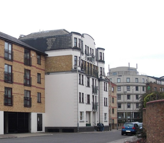ROTHERHITHE STREET, HALF MOON & BULLS HEAD PUB SITE, WHITE BUILDING ON THE LEFT 2019.   X.png