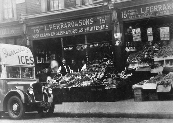 London Road, Elephant & Castle c1950.  X.png