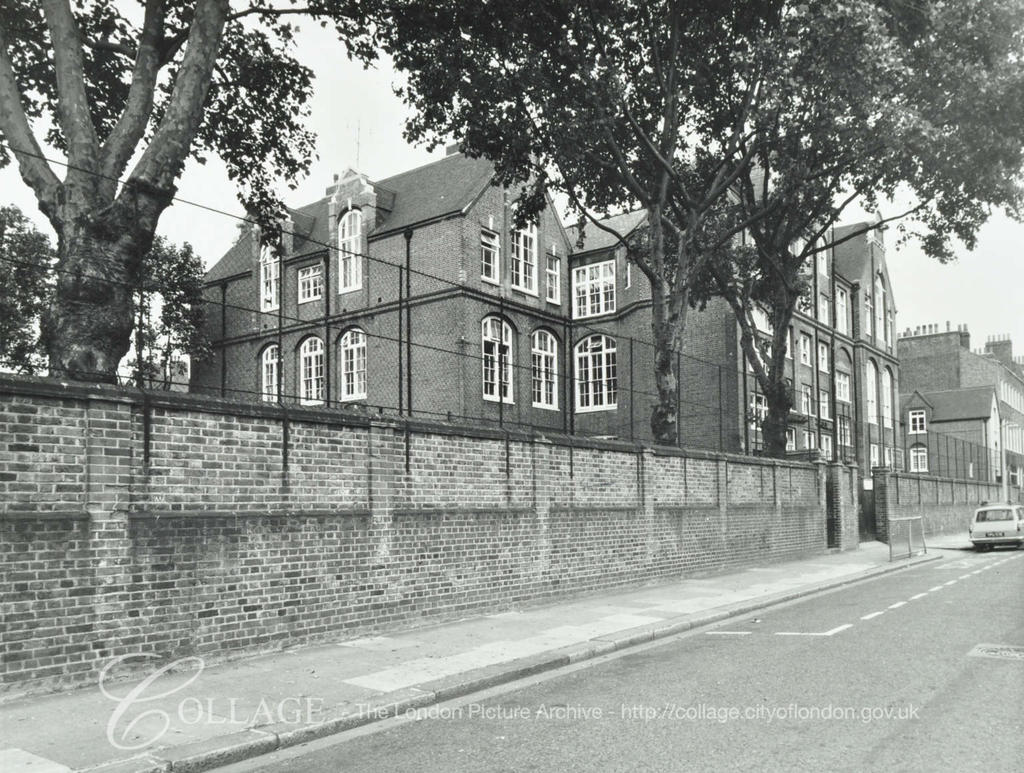 Surrey Square Primary School  c1972.  X.png