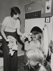 Pages Walk, woman and children in the laundry room at Guinness’s Buildings, Page's Walk, Bermondsey. 1975.  X.png