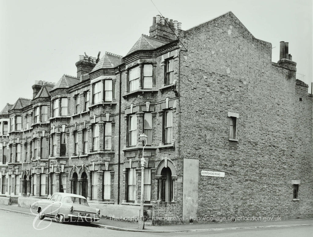 Loncroft Road, left was off Cobourg Road, Kempshead Road right. c1972. X.png