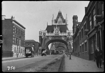 Tower Bridge, with Tooley Street behind.  X.png