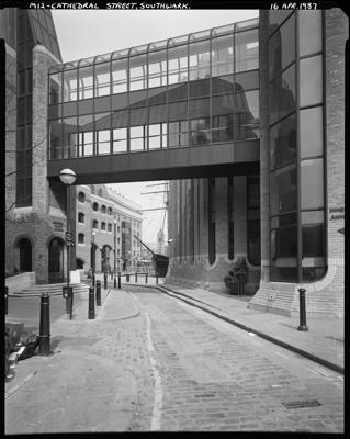 Cathedral Street, Southwark, c1987, looking Towards St Mary Overys.   X.png