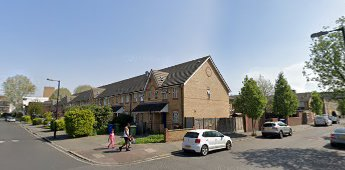 Storks Road, (right) 2019. Collett Road (left). Same corner as the c1971 picture. X.png
