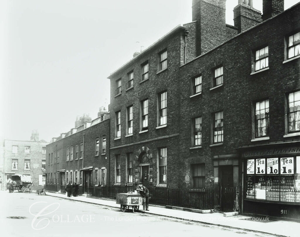 Bermondsey Square, c1900, looking towards Long Walk.   X.png