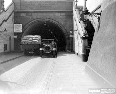 ROTHERHITHE TUNNEL.  X.png