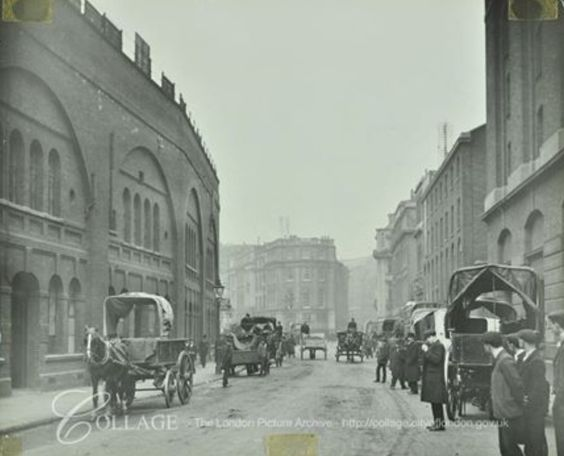 Tooley Street,1915. Looking towards London Bridge.   X.png