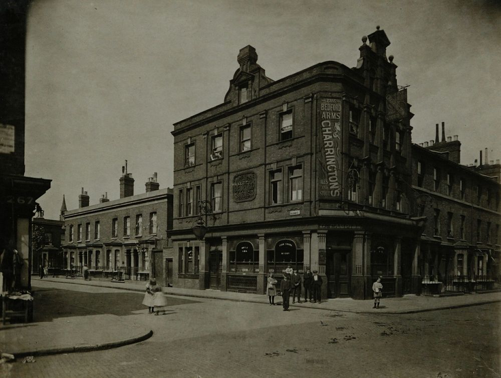 East Street, Bedford Arms. Beckway Street left.   X.png