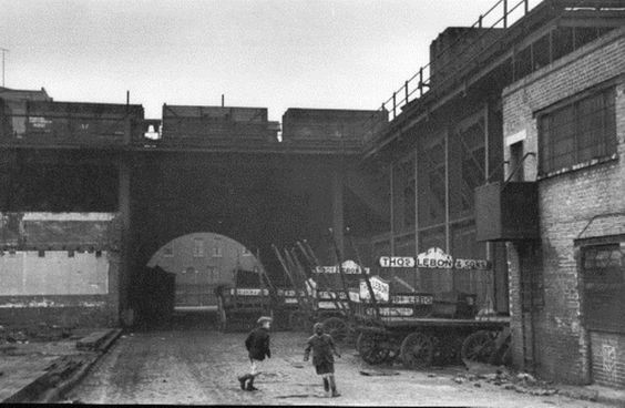 Arch St,Elephant & Castle..jpg