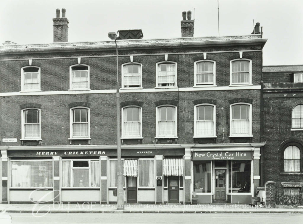 Lower Road, Rotherhithe, 1971. Merry Cricketers Pub.  X.png