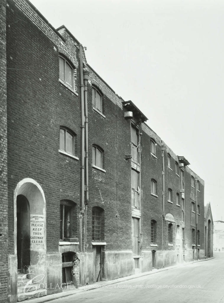 Rotherhithe Street, Cumberland Wharf c1953. Opposite Cannon Beck Road.  X.png