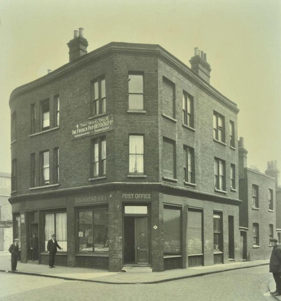 Jamaica Road Post Office, possibly on the corner with Farncombe Street.  X.png