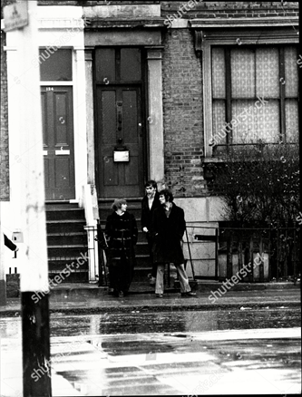 Dr Walter Rahman (Walter Murad Abdul Rahman) surgery at 22 Southwark Park Road. The Doctor was prescribing Amphetamines to teenagers at his Surgery, youngsters waiting outside the surgery c1970.  X.png
